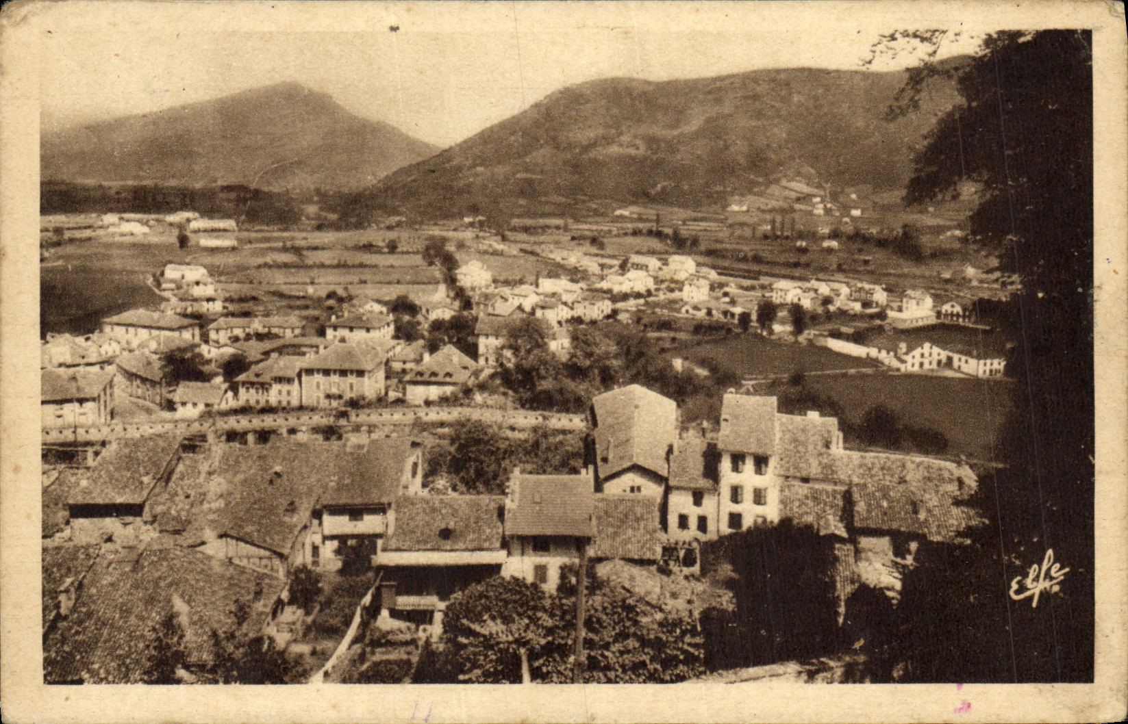 Saint-Jean-Pied-de-Port — Vallée de la Nive — Vue générale — Éditions Labouche frères