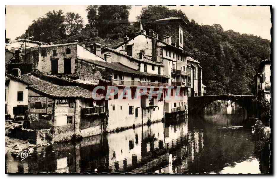 Saint-Jean-Pied-de-Port — Vecchie case lungo la Nive e il Ponte d'Espagna — Che des Arts Photomécaniques (Paris)