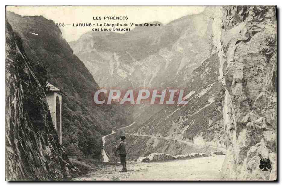 CPA Laruns La Chapelle Du Vieux Chemin Des Eaux Chaudes Enfant