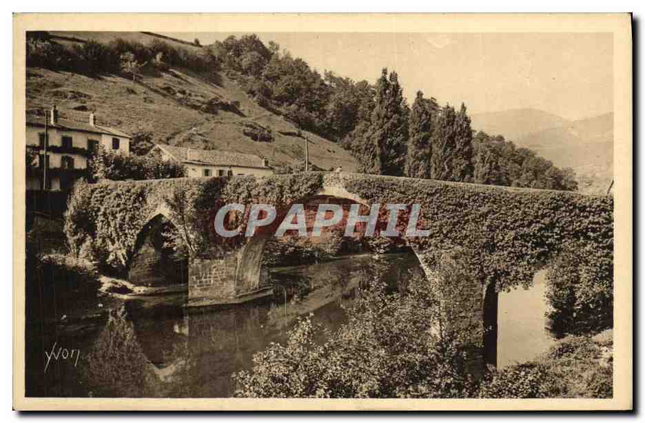 CPA Bidarray Le Tres Pittoresque Et Vieux Pont En Dos d ane Sur La Nive 