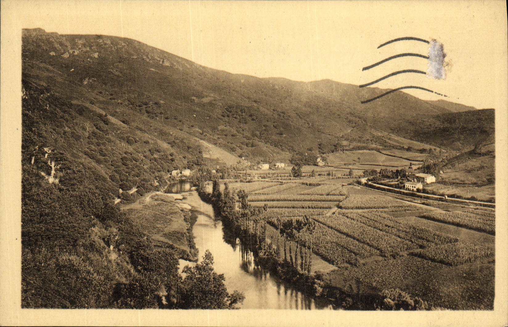 Vallée de l'Allier — paysage rural avec ruisseau et cultures — éditeur non identifié