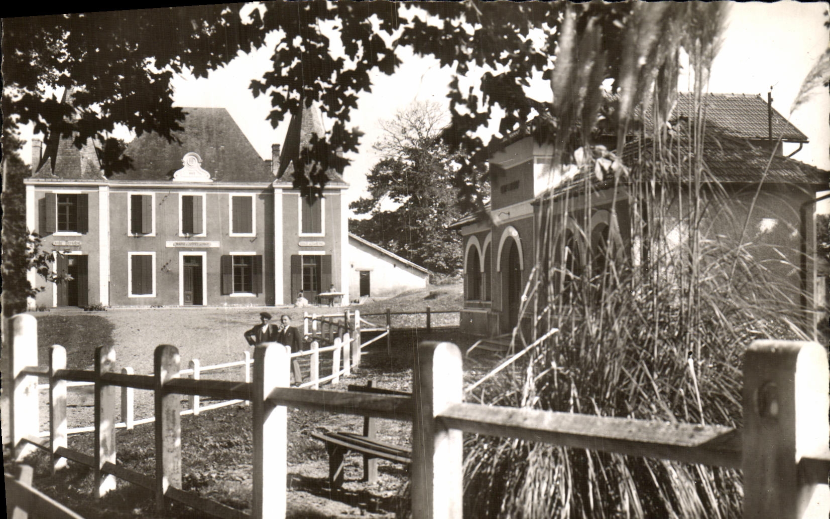 CPSM Garlin Hotel De Ville Ecole de Garcons Bains Douches