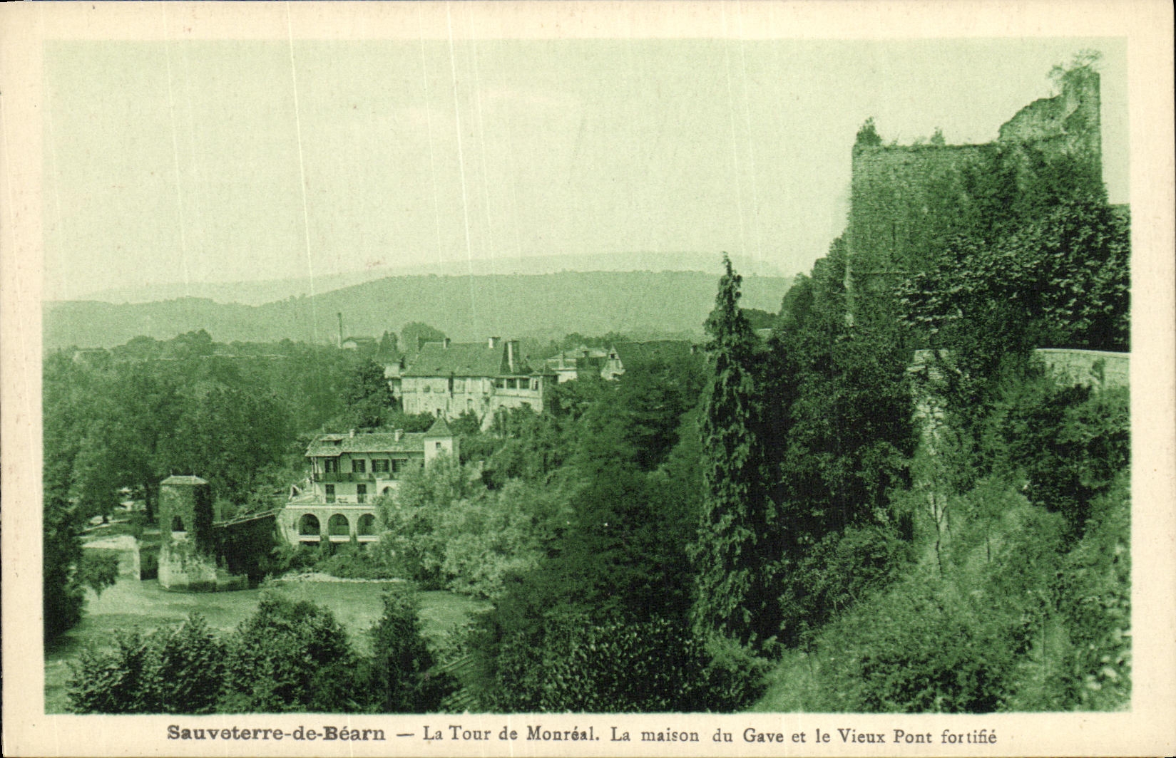 Sauveterre-de-Béarn — La Tour de Monréal, La maison du Gave et le Vieux Pont fortifié