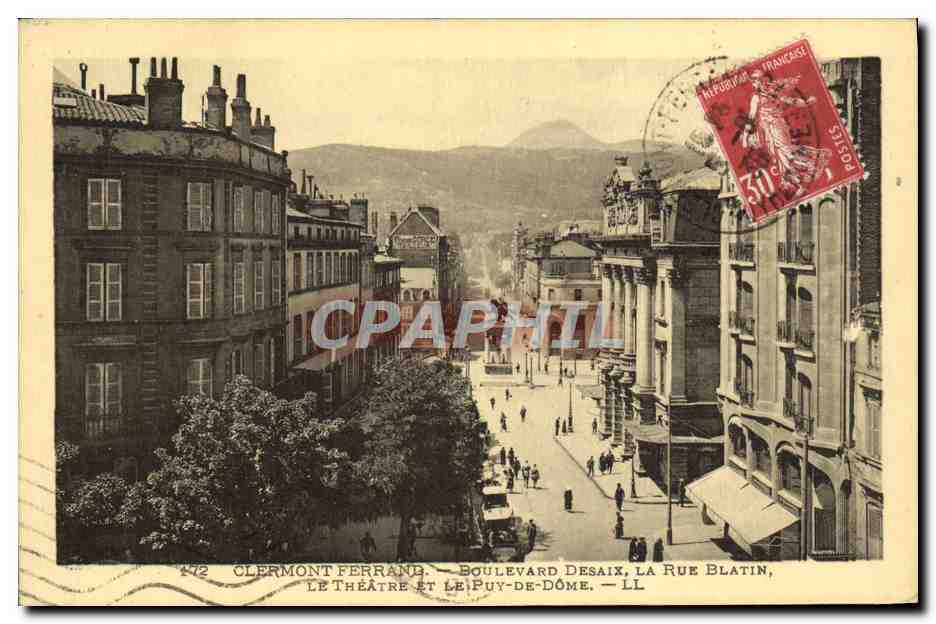 Clermont-Ferrand — Boulevard Desaix, le théâtre et le Puy-de-Dôme — LL