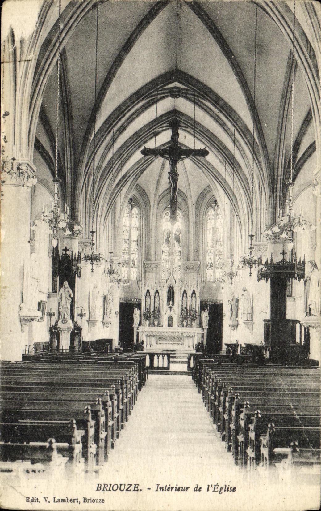 CPA Briouze Interieur de l Eglise 