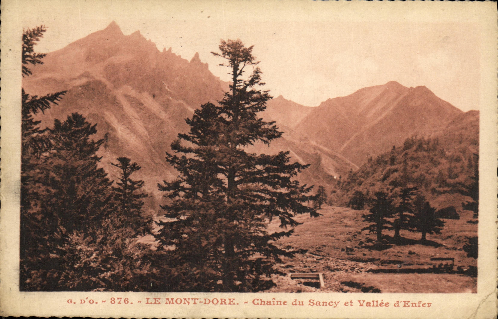 LE MONT-DORÉ — Chaîne du Sancy et Vallée d'Enfer — g.d'o. 876