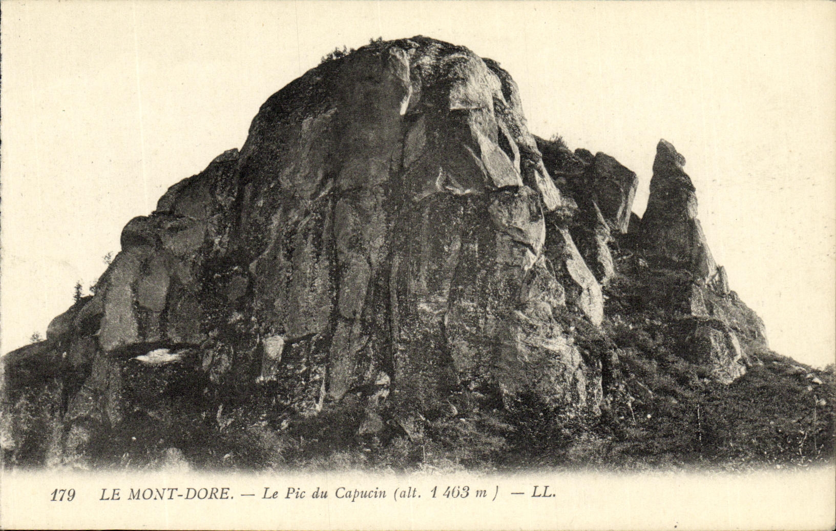 CPA Le Mont Dore Le Pic Capucin 