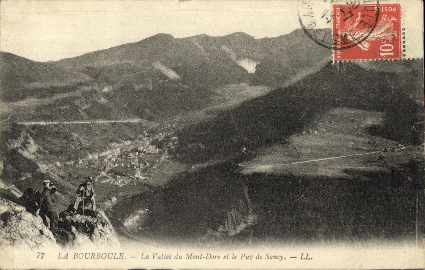 CPA La Bourboule La Vallee Du Mont Dore Et Le Puy De Sancy 