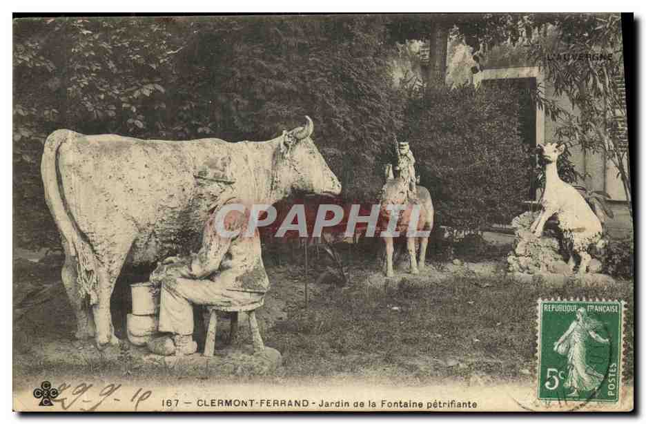 CPA Clermont Ferrand Jardin De La Fontaine Petrifiante Chevre Vache Ane 