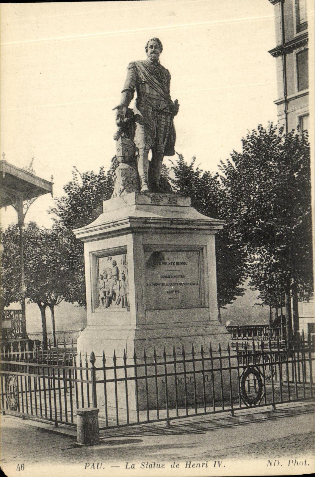 CPA Pau La Statue De Henri IV