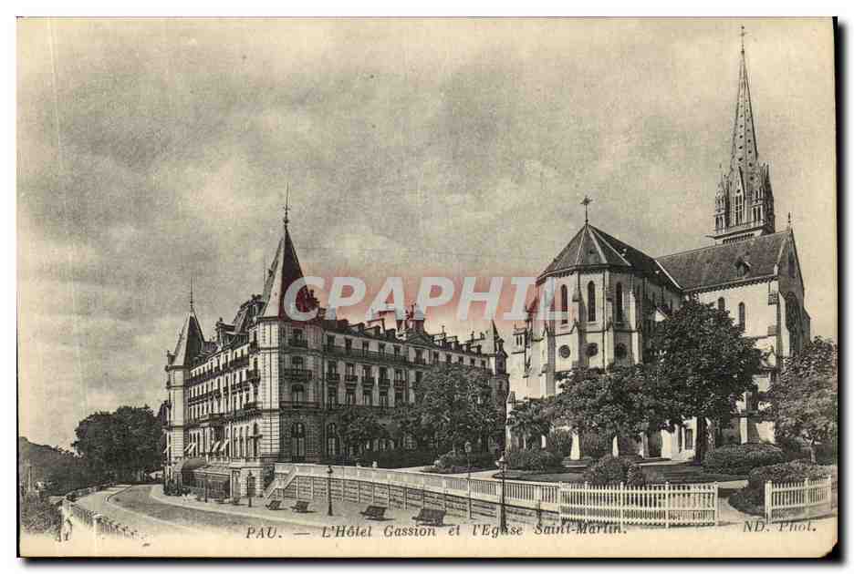 Pau — L'Hôtel Gassion et l'Église Saint-Martin — ND. Phot.