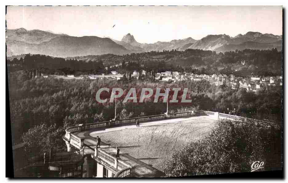 L'Esplanade et la Chaîne des Pyrénées — Pau — éditeur Réal-Photo