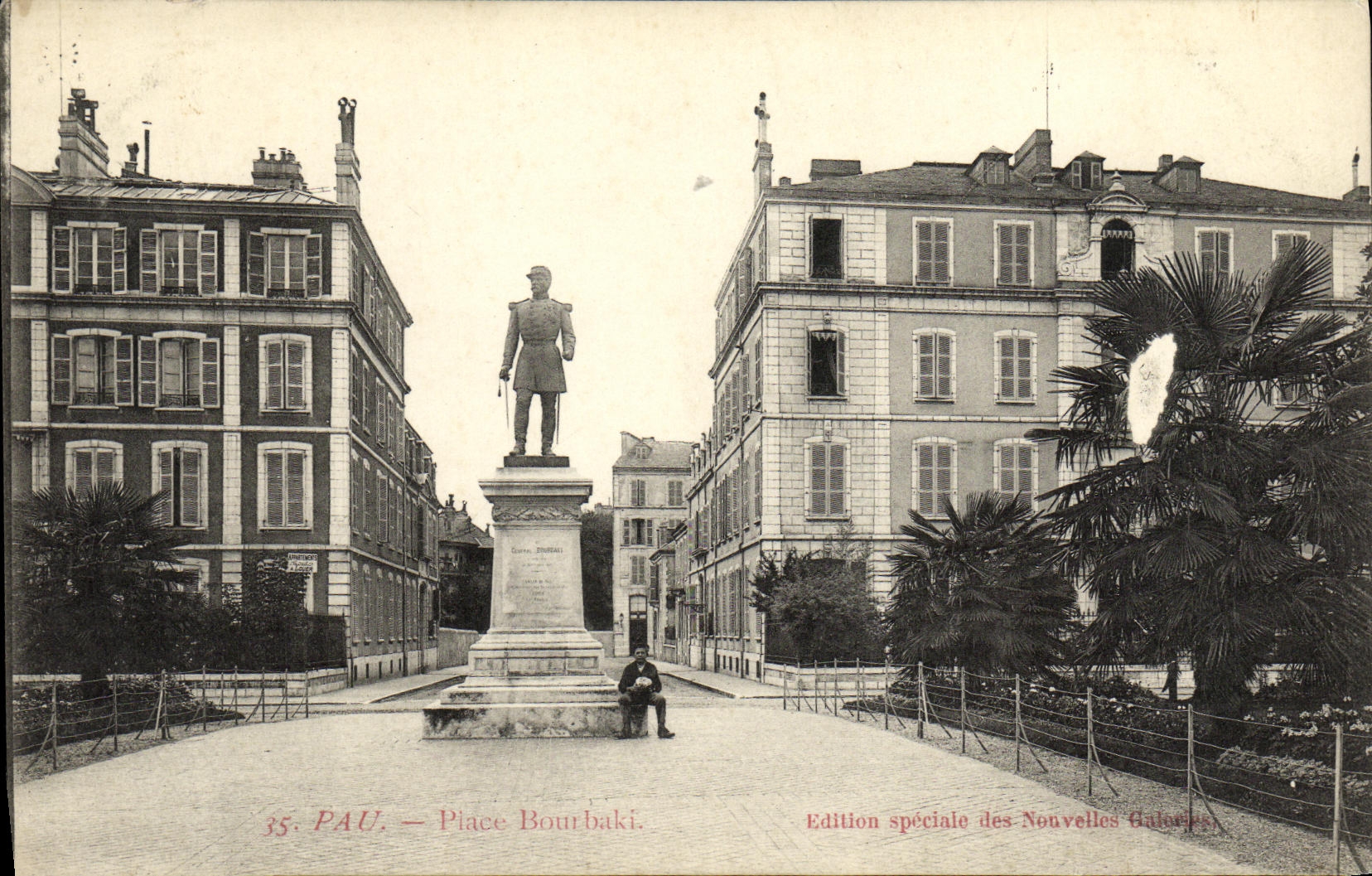 PAU — Place Bourbaki — Édition spéciale des Nouvelles Galeries
