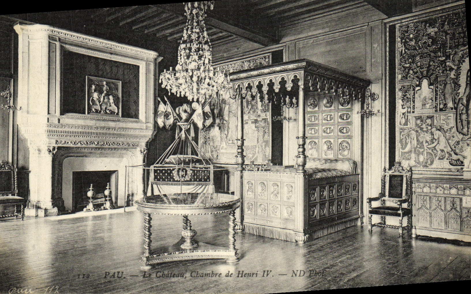 Pau — Le Château, Chambre de Henri IV — ND Phot