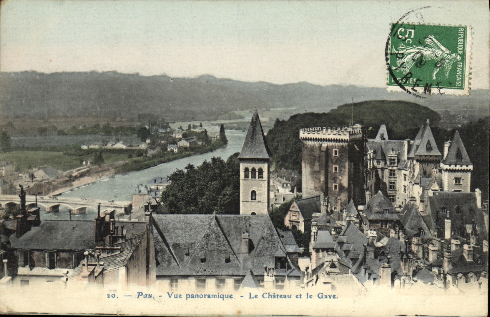 Pau — Vue panoramique — Le Château et le Gave