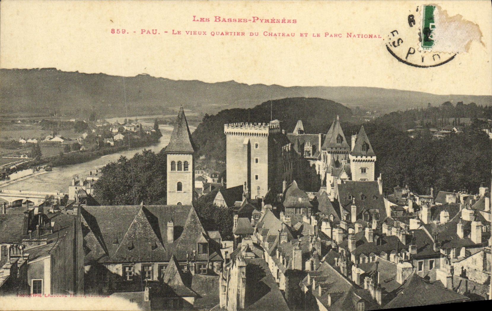 Pau - Le Vieux Quartier du Château et le Parc National — Phototype Lassouche Frères, 1900