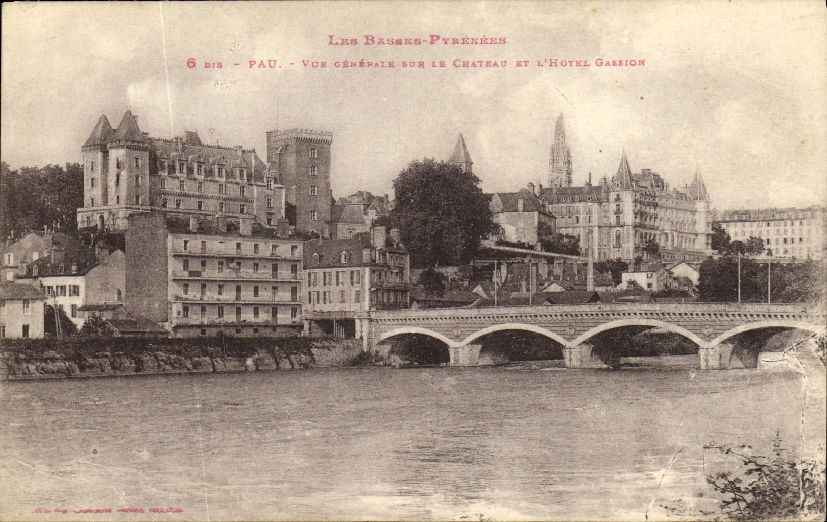 CPA Pau Vue Generale Sur Le Chateau Et L Hotel Gassion 