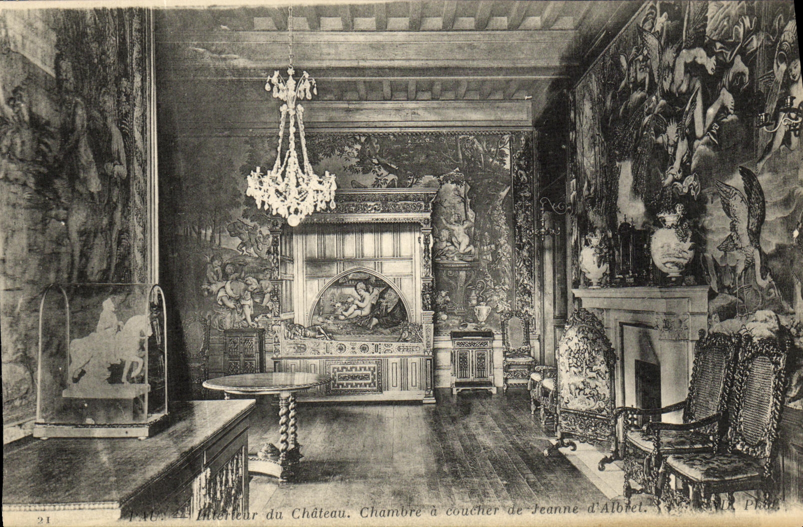 Intérieur du Château. Chambre à coucher de Jeanne d'Albret — Paul & Cie, Paris, n° 21