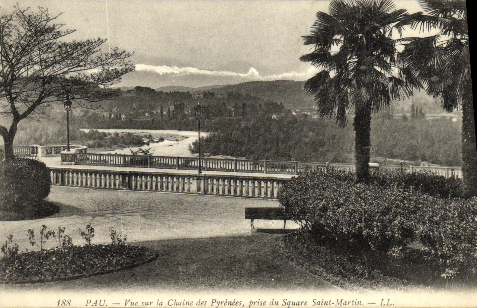 Pau — Vue sur la Chaîne des Pyrénées, prise du Square Saint-Martin — LL, n° 188