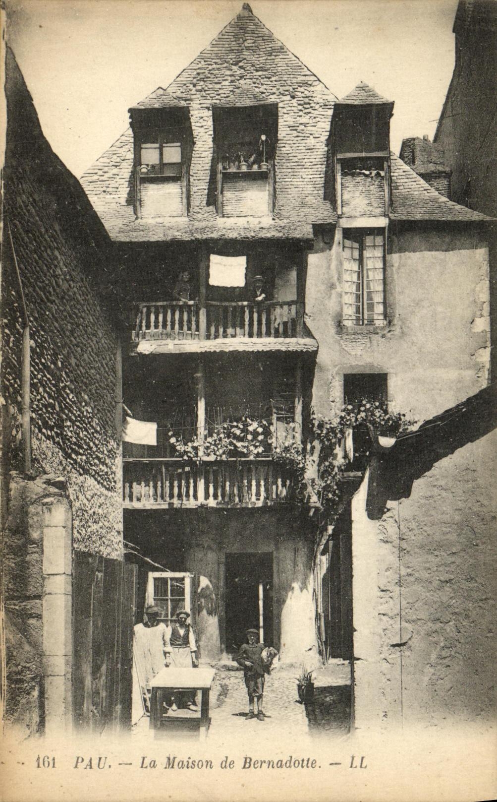 CPA Pau La Maison de Bernadotte