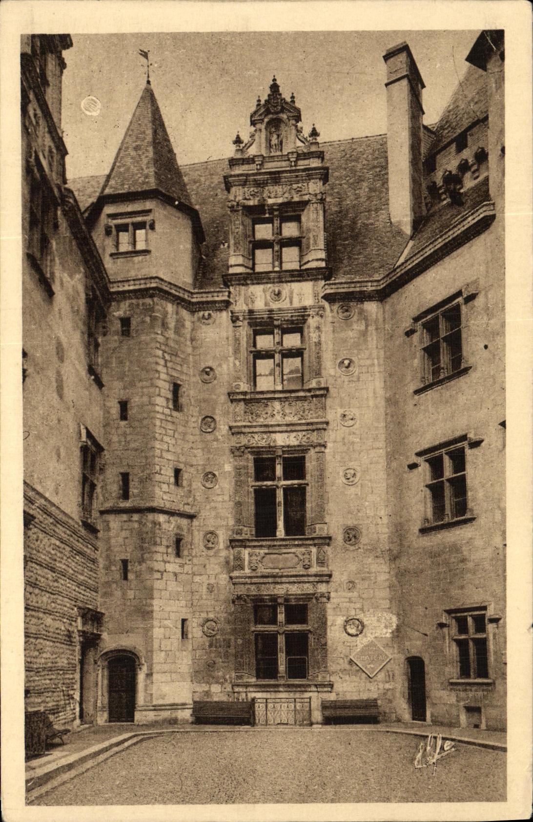 CPA Pau Chateau Henri IV La Cour d Honneur