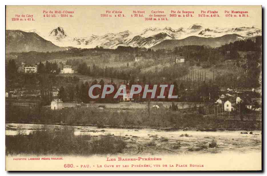 CPA Pau Le Gave Et Les Pyrenees Vue De La Place Royale