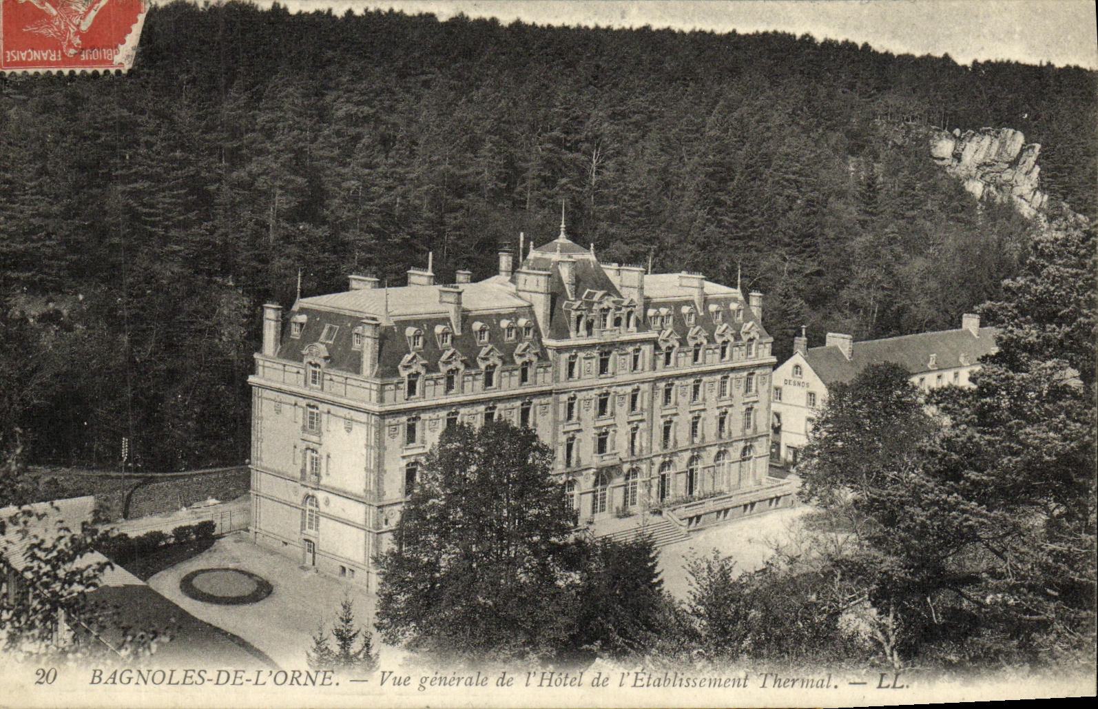 Bagnoles-de-l'Orne — Vue générale de l'Hôtel de l'Établissement Thermal — LL.
