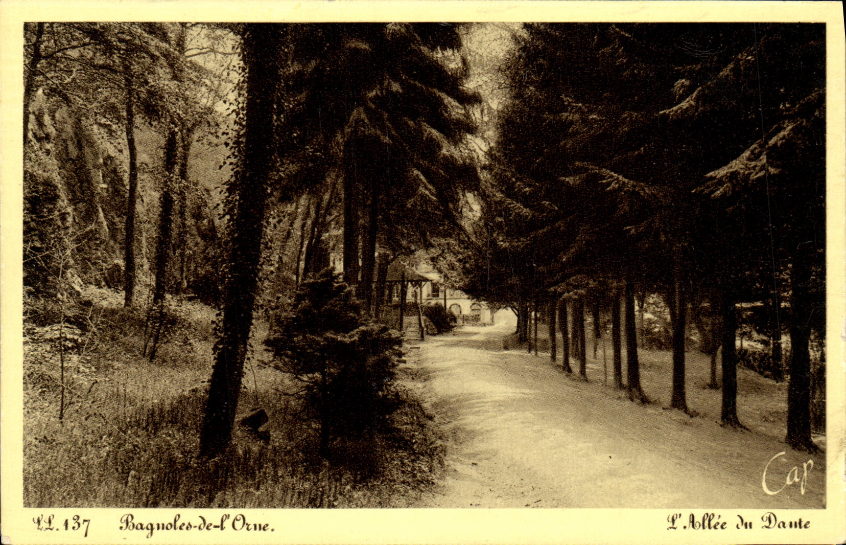 Bagnoles-de-l'Orne — L'Allée du Dante — editor Cap, n° LL.137