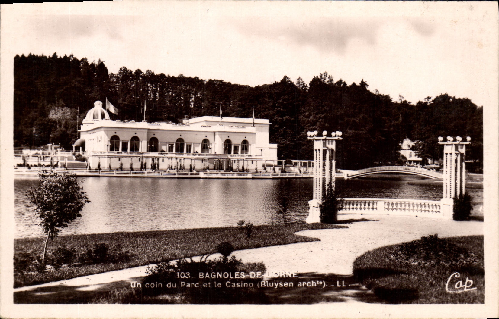Bagnolles-de-Lorène — Un rincón del Parque y el Casino (arquitecto Bluysen) — LL, n°103