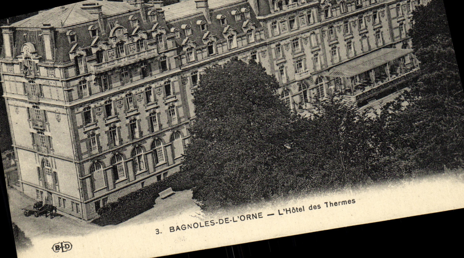 BAGNOLES-DE-L'ORNE — Het Hotel des Thermes — uitgever B-D