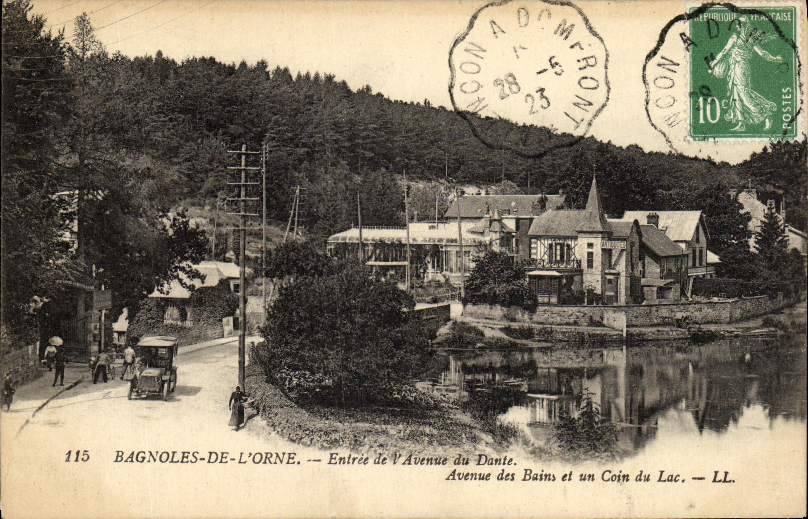 CPA Bagnoles De L Orne Entree de L Avenue du Dante Avenue des bains et un coin du lac 
