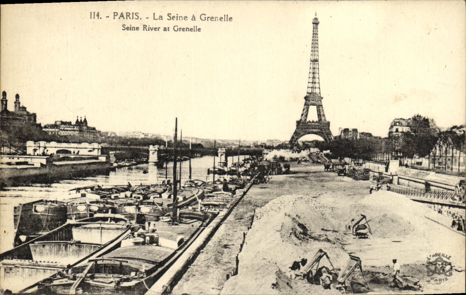 CPA Paris La Seine a Grenelle Seine Tour Eiffel Peniches 