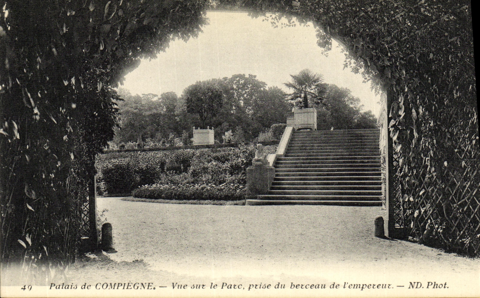 Palais de COMPIÈGNE — Vue sur le Parc, prise du berceau de l'empereur — ND. Phot.