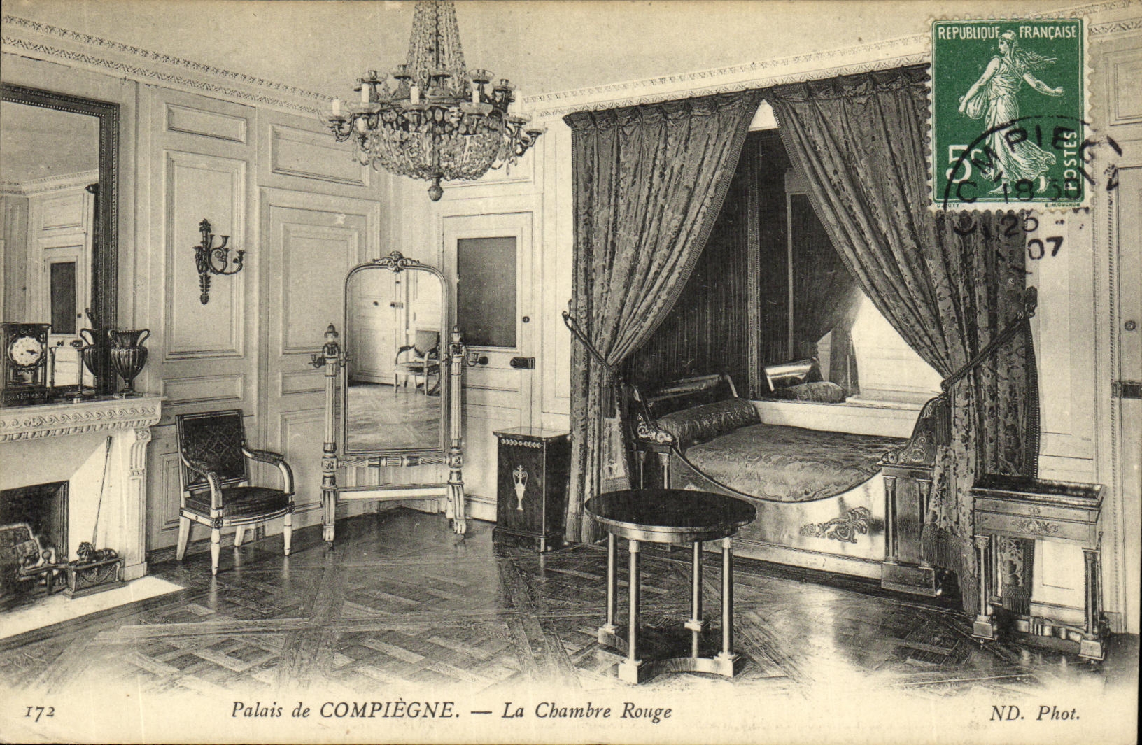 Palais de COMPIÈGNE — La Chambre Rouge — ND. Phot. — n° 172