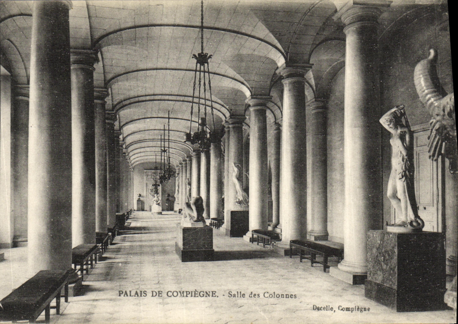 CPA Compiegne Palais De Salle des Colonnes