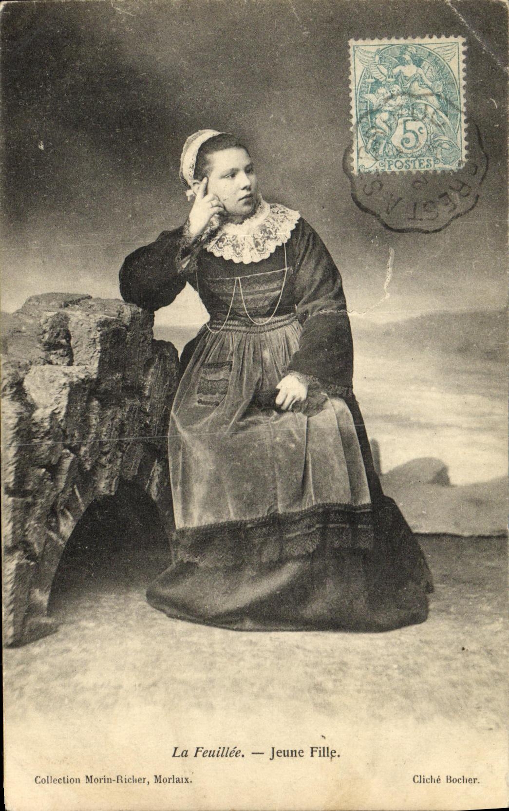 La Feuillée — Jeune Fille — Collection Morin-Richer, Morlaix