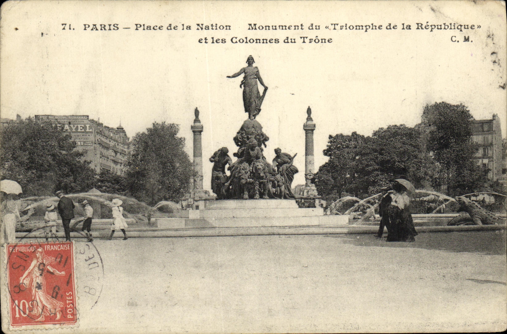 CPA Paris Place de la Nation Monument du Triomphe de la Republique et les colonnes du Trone 