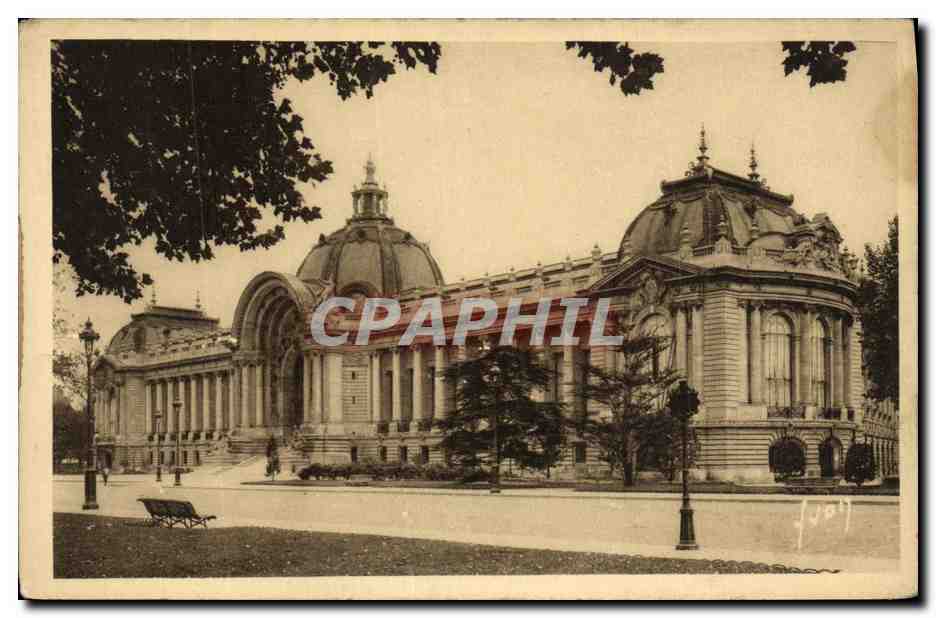 CPA Paris En Flanant Le petit palais