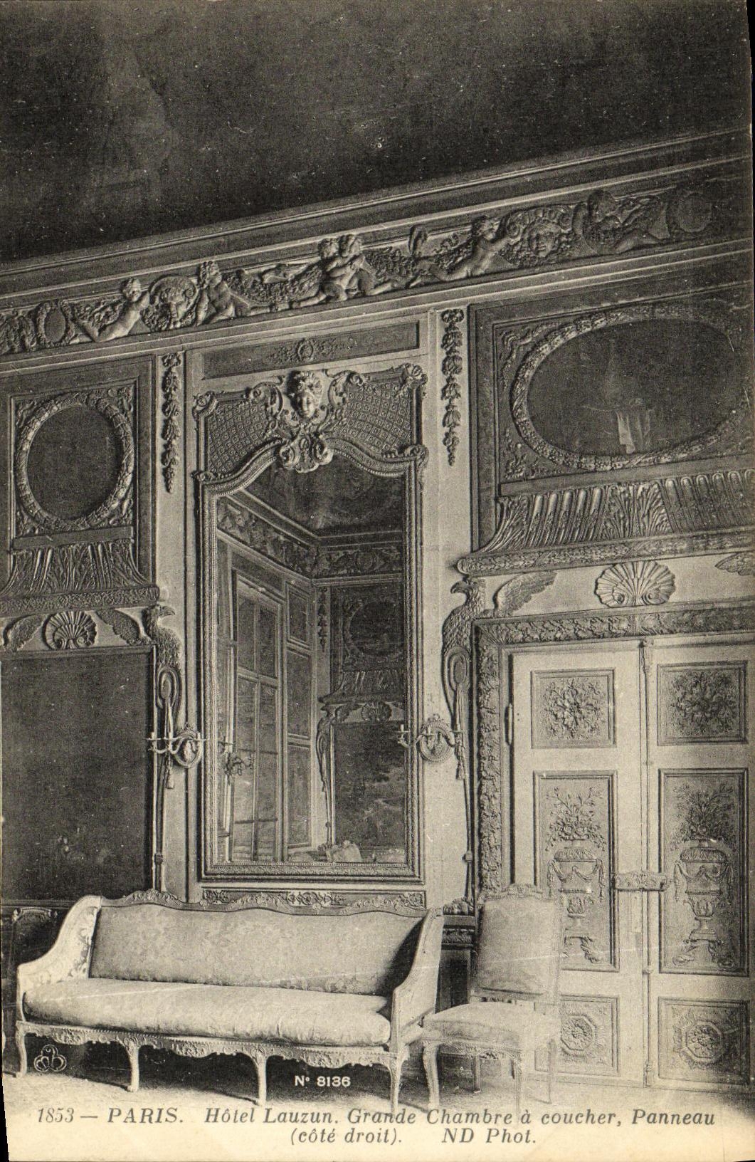 Paris — Hôtel Lauzun, Grande Chambre à coucher (côté droit) — ND Phot. N° 8136