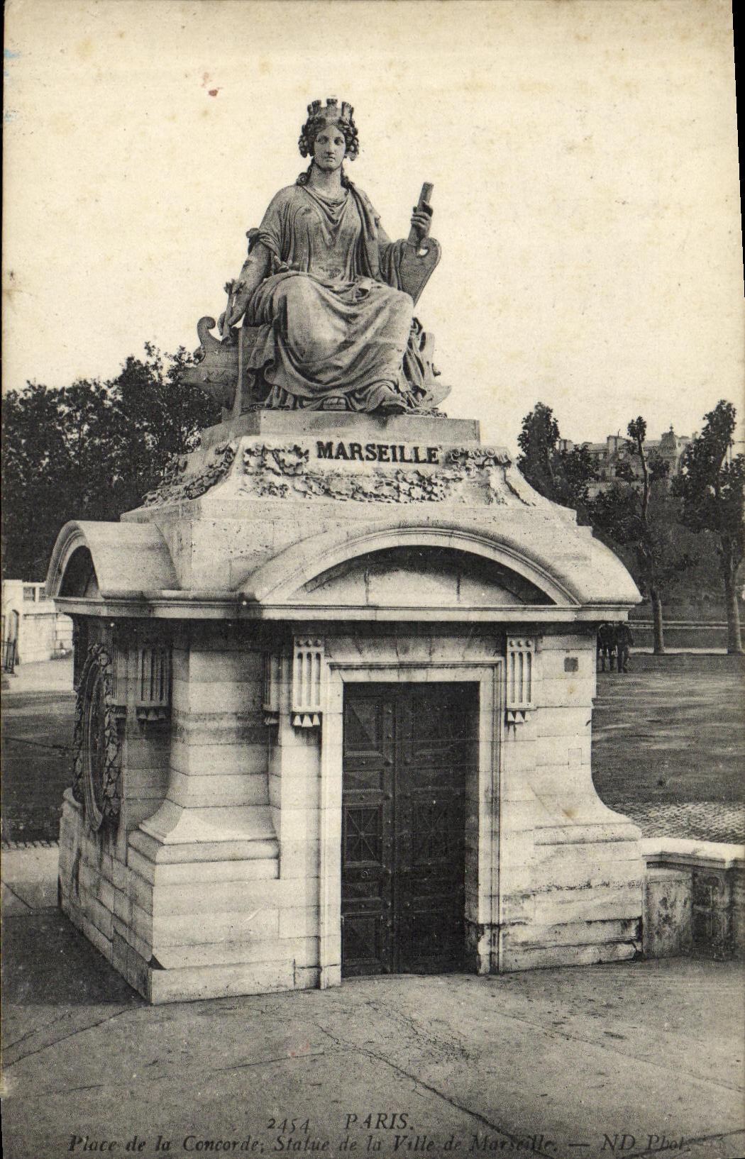 CPA Paris Statue de La Ville de Marseille