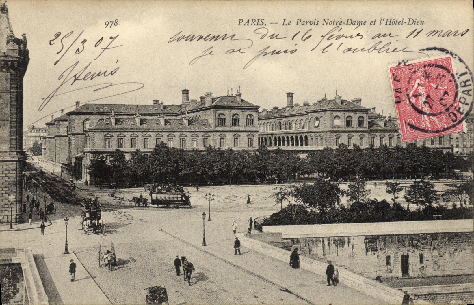 CPA Paris Le Parvis Notre Dame et L Hotel Dieu 