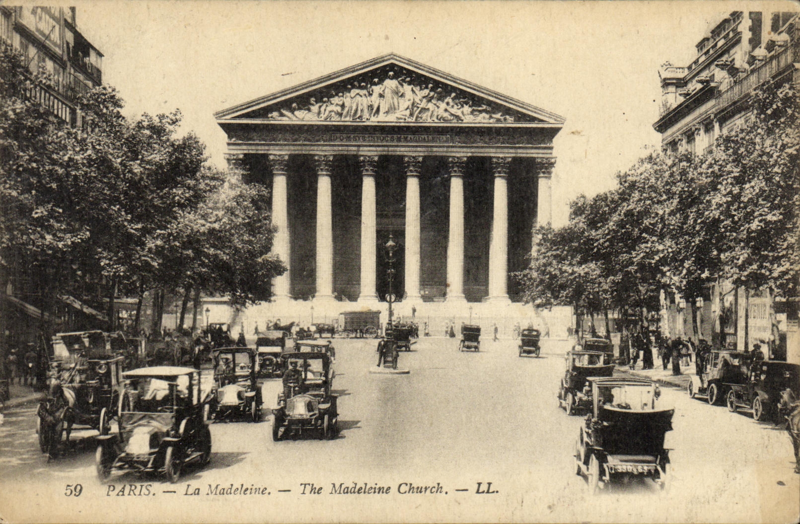 CPA Paris La Madeleine Automobile