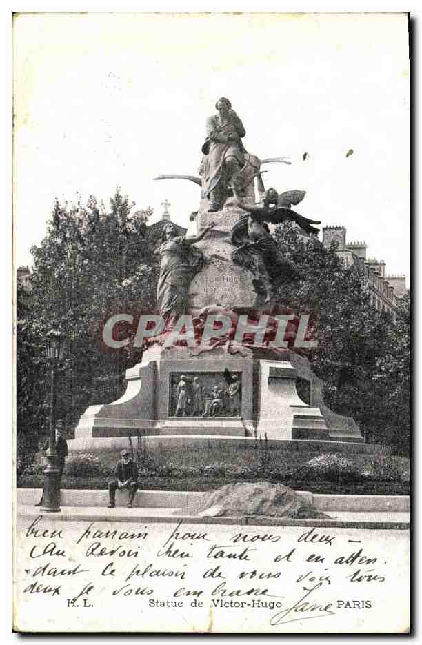 CPA Paris Statue de Victor Hugo 