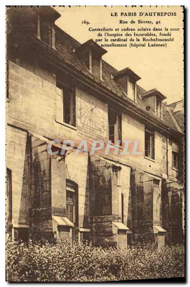 CPA Paris D Autrefois Rue de Sevres Contreforts et cadran solaire dans la cour de l hospice des incurables 