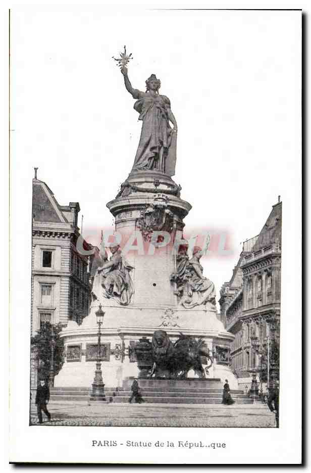 CPA Paris Statue de La Republique Lion