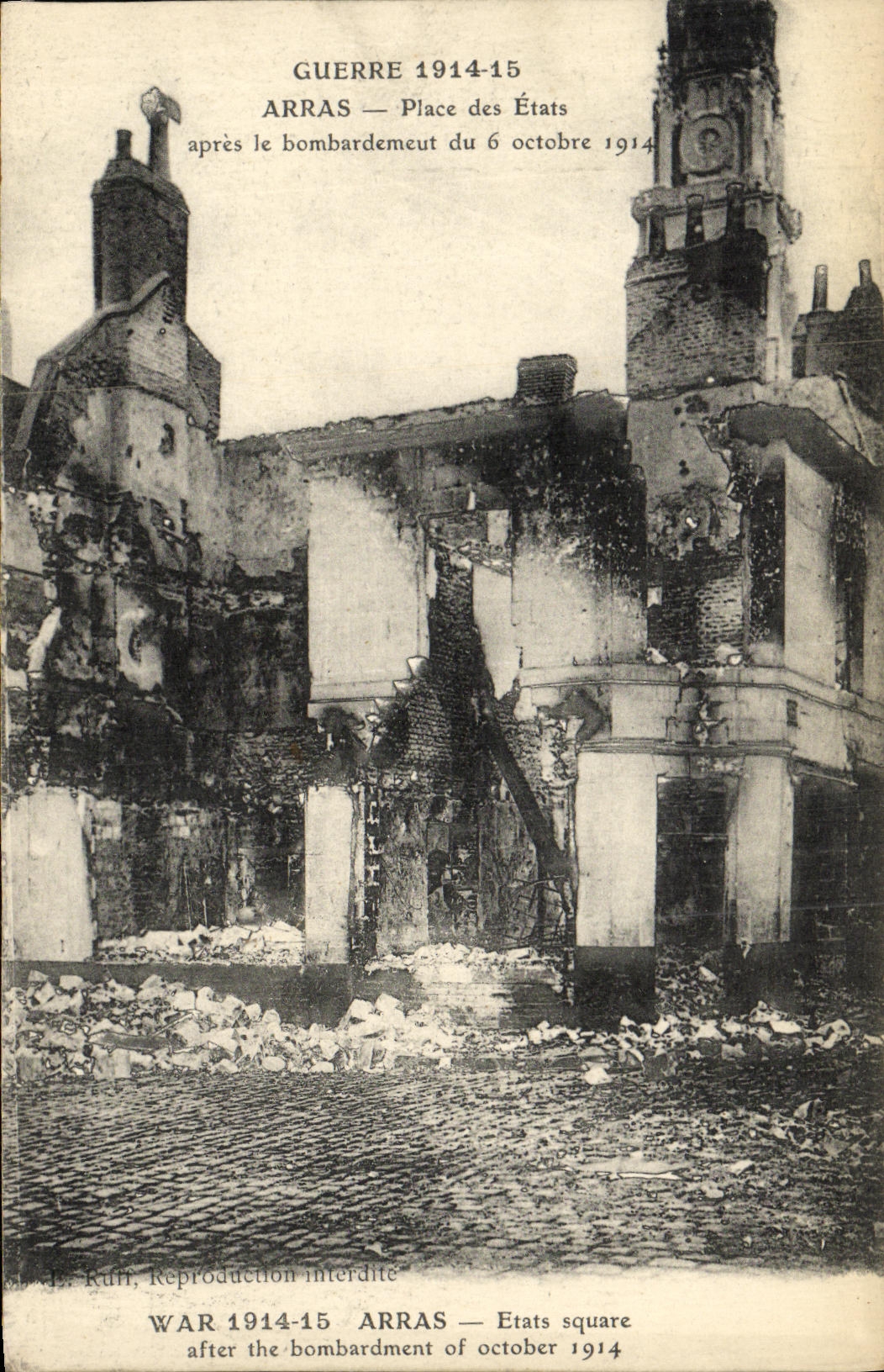 CPA Arras Place des Etats apres le bombardement du 6 octobre 1914 Militaria 
