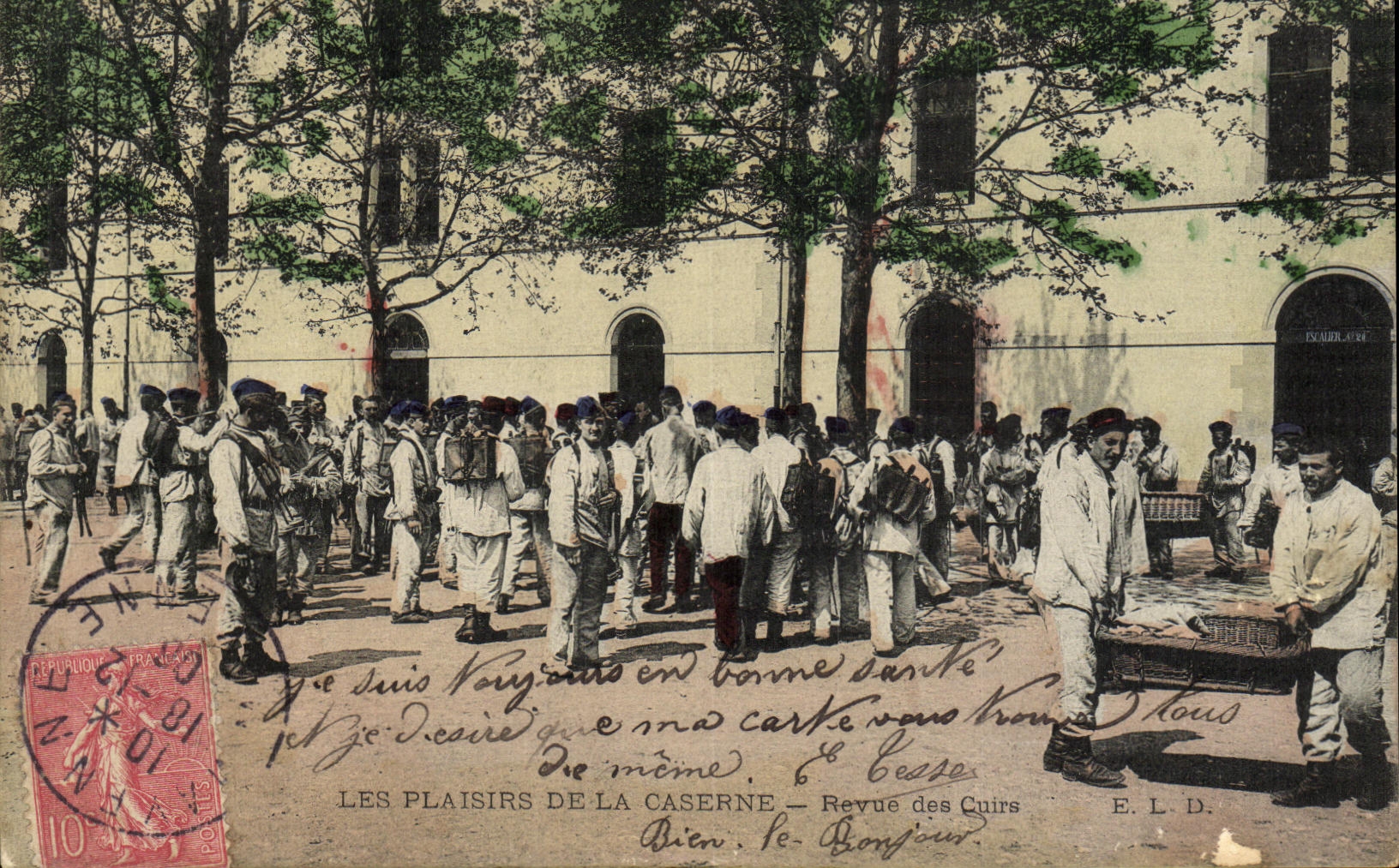 CPA Les Plaisirs De La Caserne Revue des Cuirs Militaria 