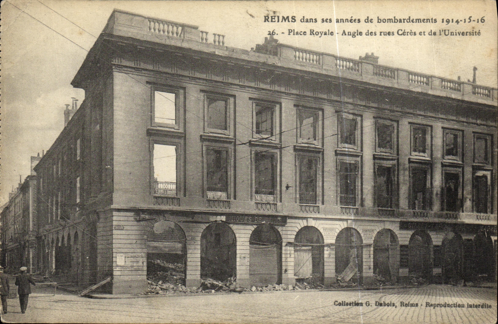 CPA Reims Dans Ses Annees De Bombardement Militaria Place Royale Angle des Rues Ceres et de l universite Militaria 
