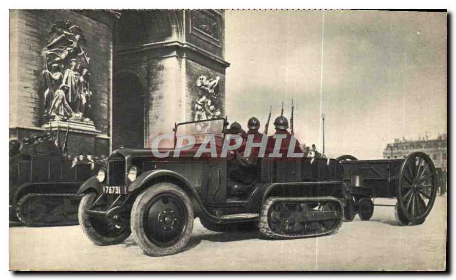 CPA Artillerie Motorisee Devant L Arc de Triomphe Paris 