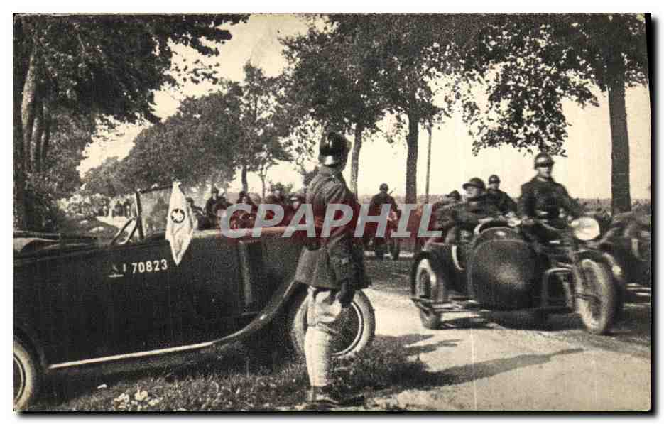 CPA Escadron Motocycliste Moto Militaria